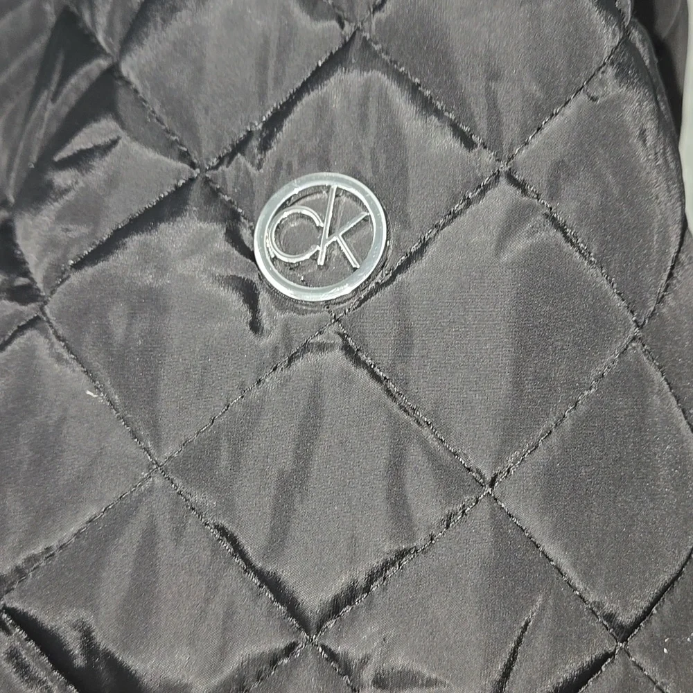 LAST CHANCE! Calvin Klein Women's Quilted Black Hooded Jacket - Picture 4 of 16